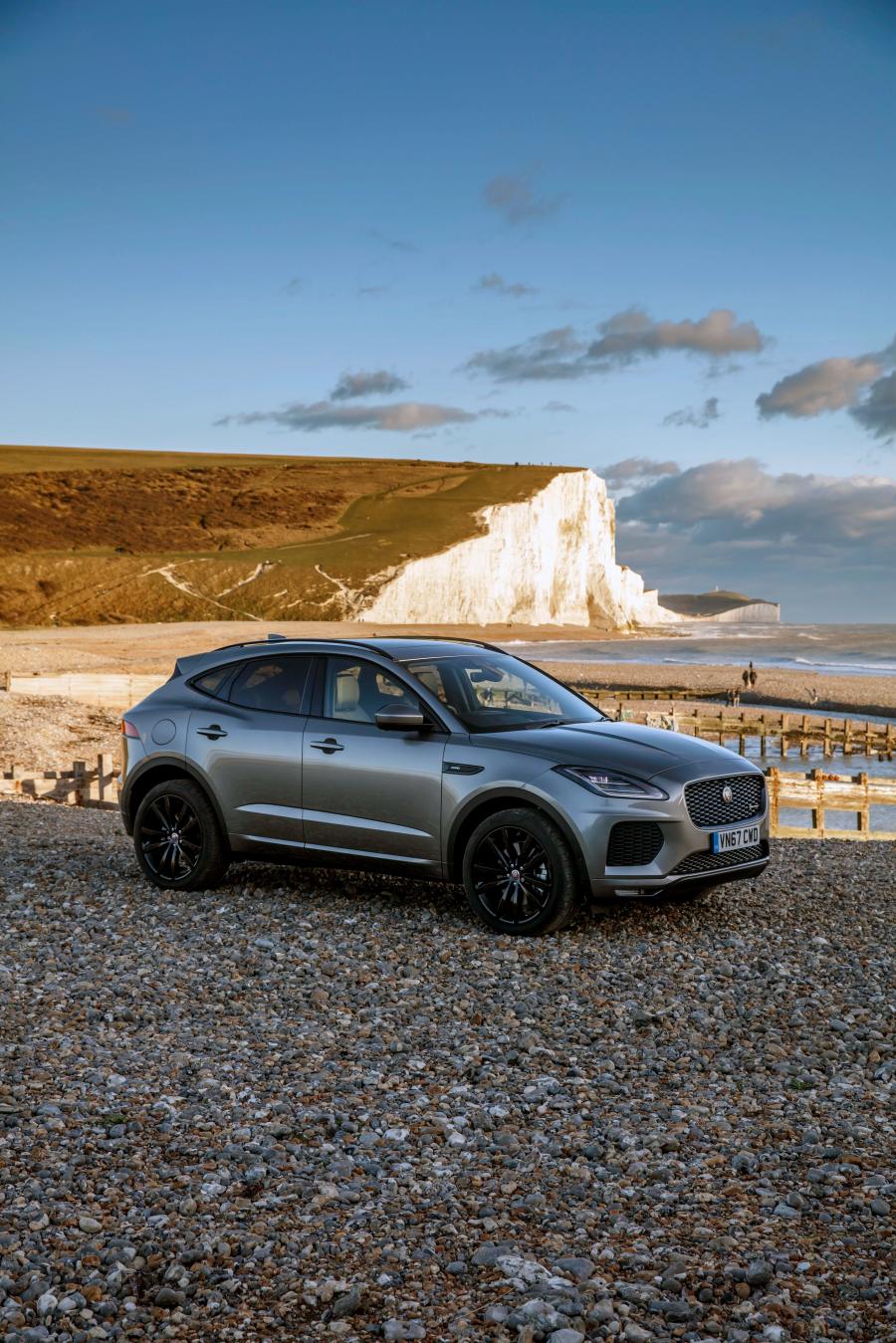  Jaguar E-Pace R-Dynamic P300 AWD 2017 года  (UK) (фото 43 из 44)